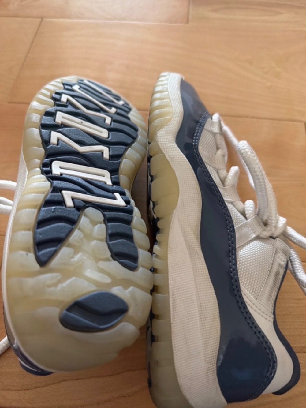 Size 13 Youth- Air Jordan 11 Retro Low Diffused Blue